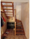 Escalier demi tournant bois massif