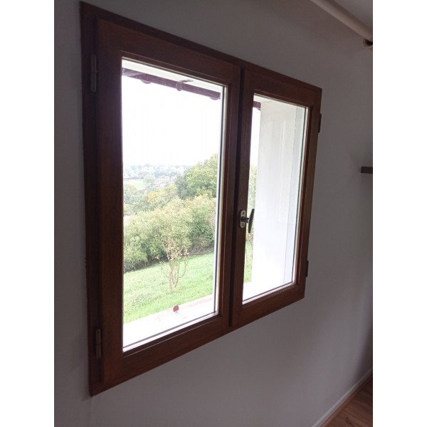 125x130 Fenêtre bois DV