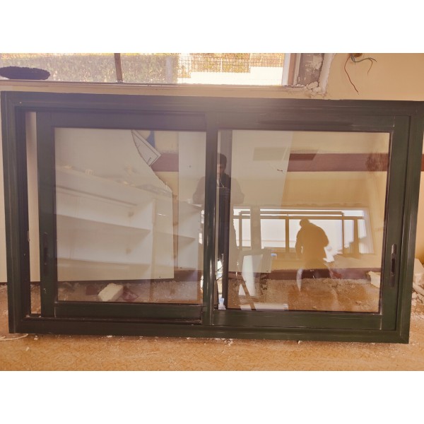 182x106 Fenêtre alu DV...