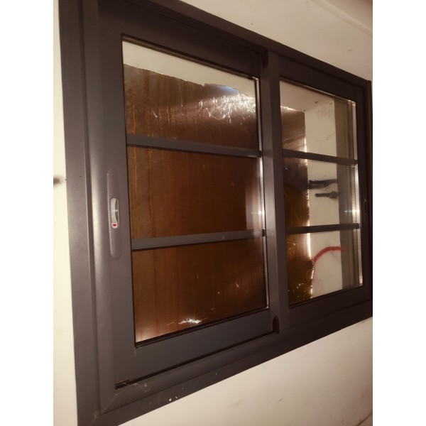 120x98 Fenêtre coulissante...