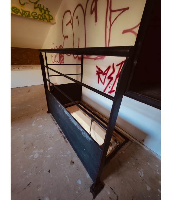 136x76 Garde corps métallique noire en L