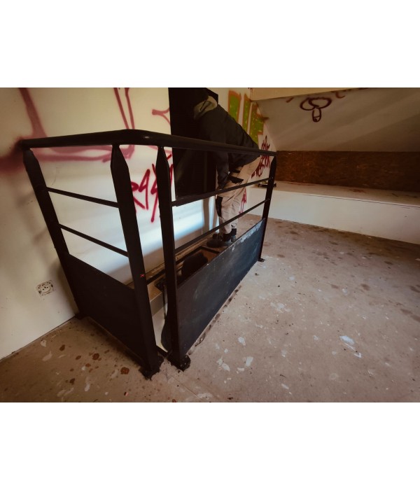 136x76 Garde corps métallique noire en L