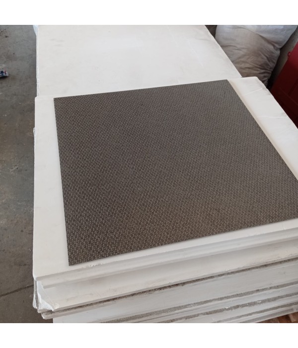 Dalles autoplombantes PVC pour sol