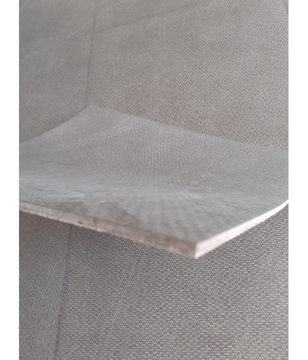 Dalles autoplombantes PVC pour sol