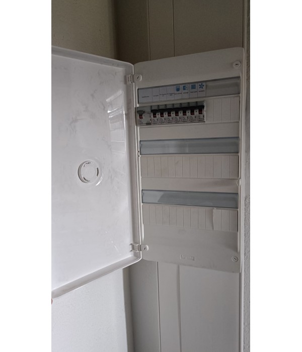 25x49x13 Coffret électrique Legrand