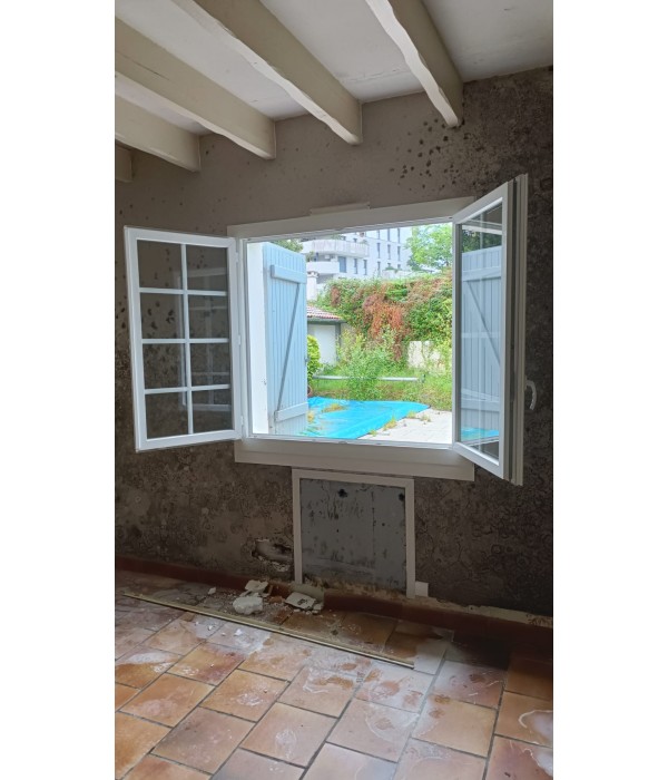 140x132 Fenêtre PVC DV double battant