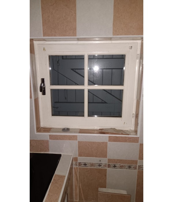 83x79 Fenêtre bois DV
