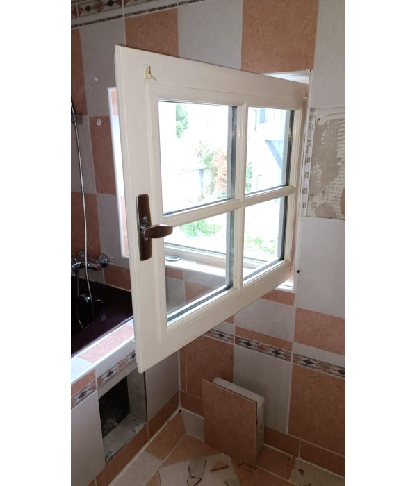 83x79 Fenêtre bois DV