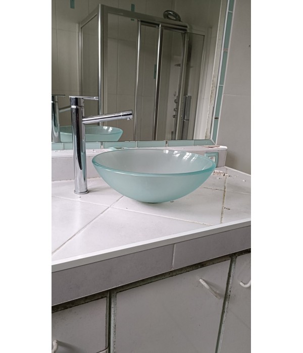 Vasque en verre + robinet