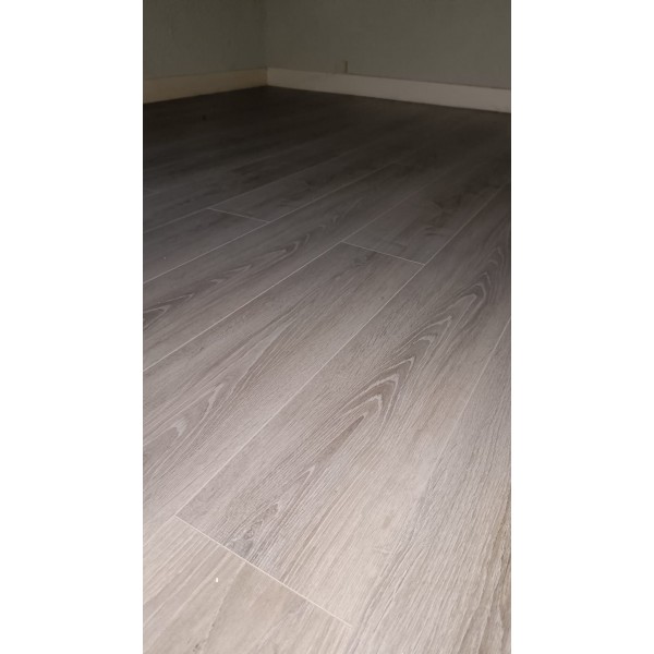 12m2 Parquet stratifié gris