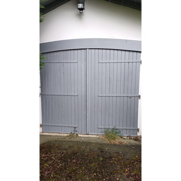 245x213 Porte de garage bois