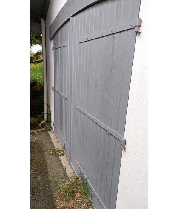 245x213 Porte de garage bois