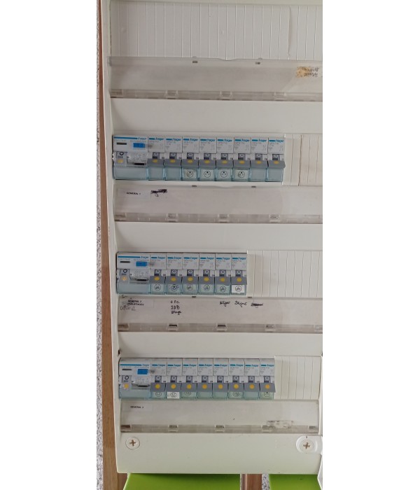 25 x 62 Coffret electrique Hager