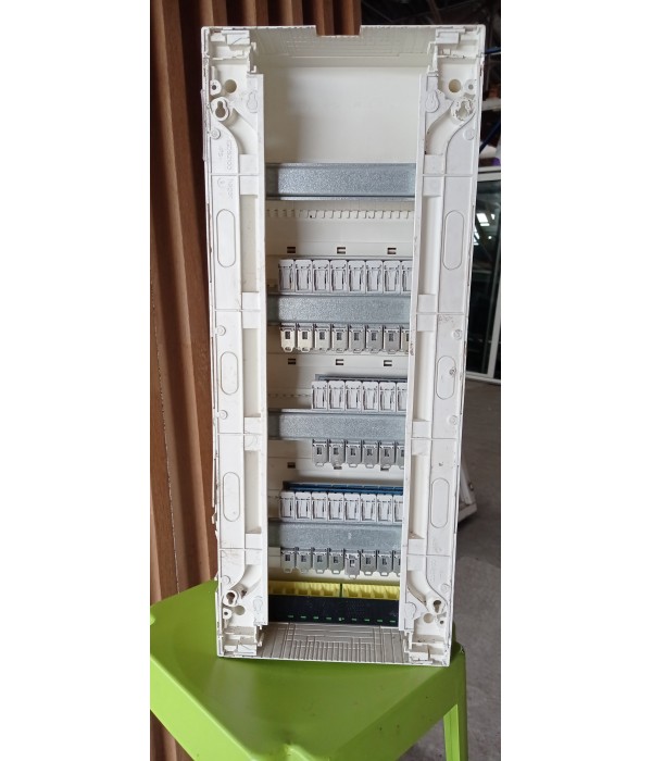 25 x 62 Coffret electrique Hager