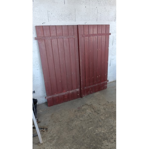 147 x 145 Volets bois