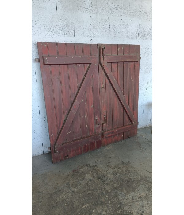 147 x 145 Volets bois