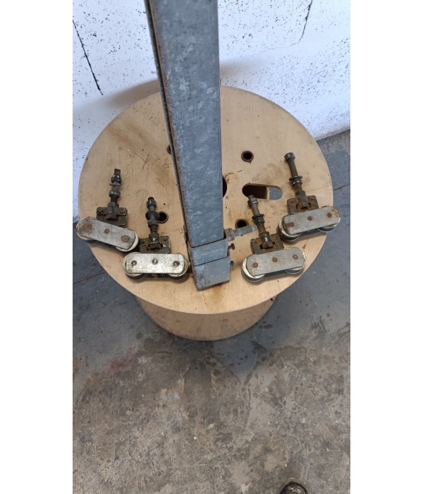 Rail acier avec 4 chariots a galet