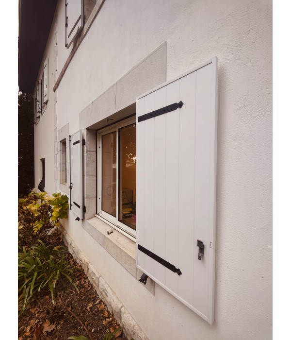 120x130 Volets PVC blanc
