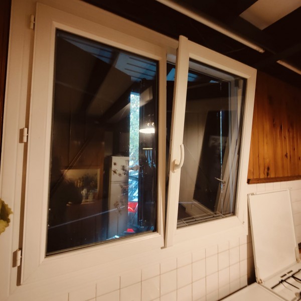 135x120 Fenêtre PVC DV...