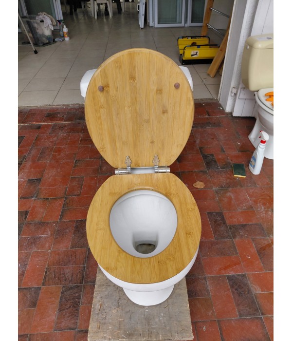 WC sur pieds
