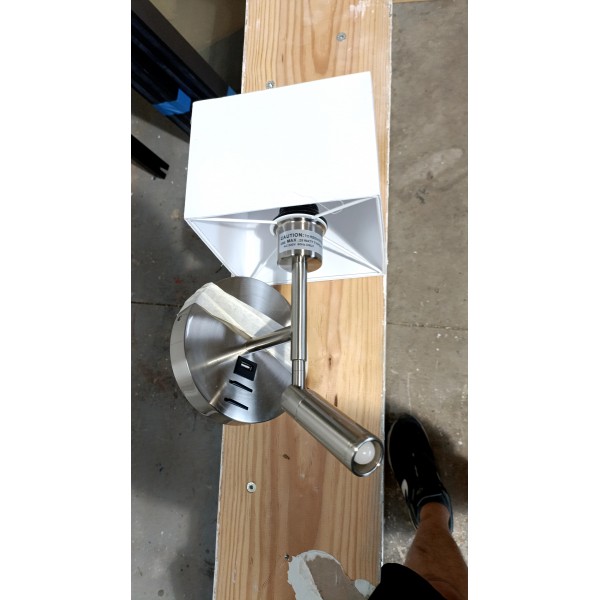 lampe + liseuse + port usb