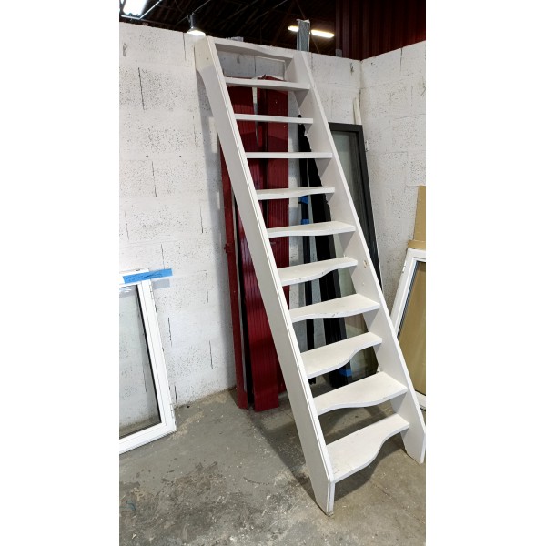 Escalier bois en pas japonais