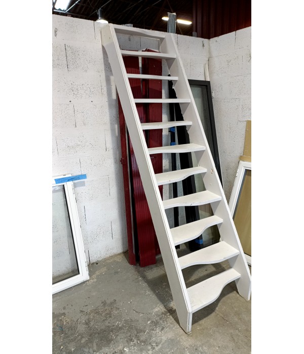 Escalier bois en pas japonais