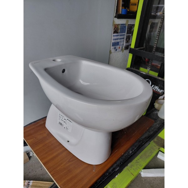 [Neuf] Bidet au sol GEBERIT...