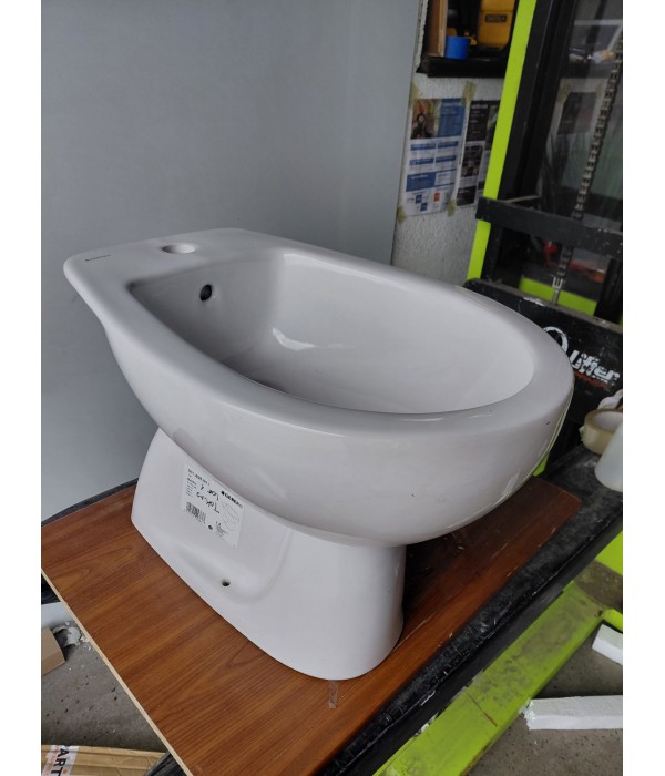 [Neuf] Bidet au sol GEBERIT Bastia