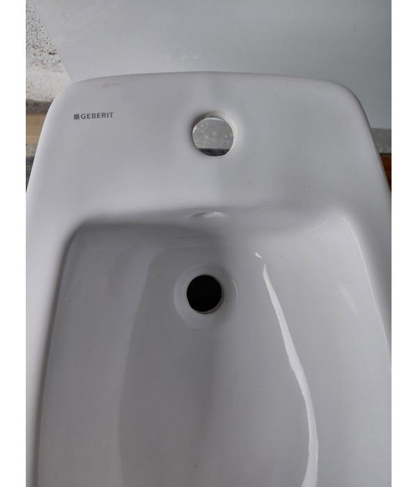 [Neuf] Bidet au sol GEBERIT Bastia