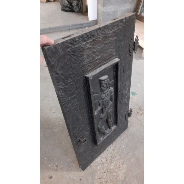 Façade de placard bois sculpté